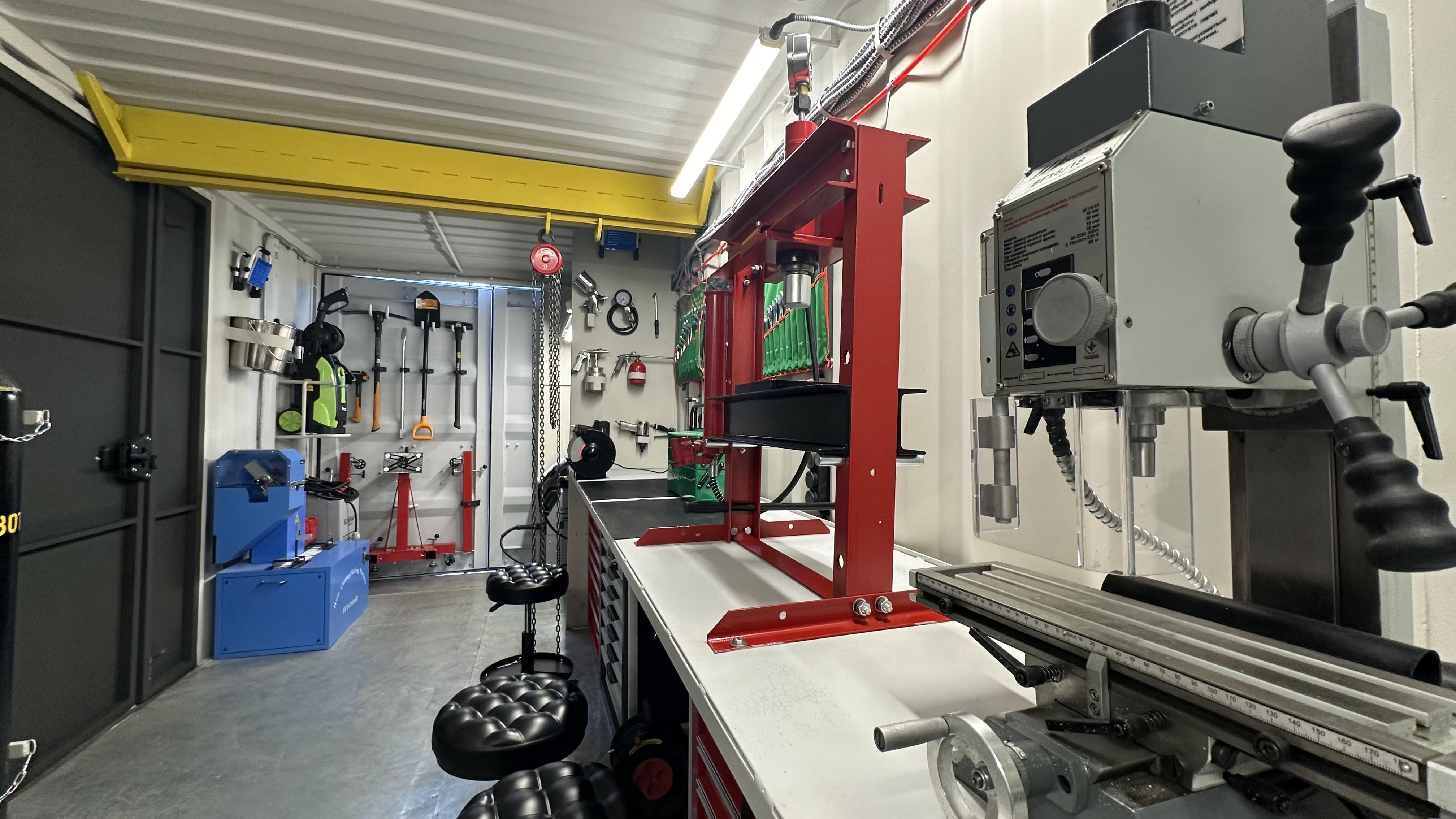 LOCKER masterska.JPG (899 KB)